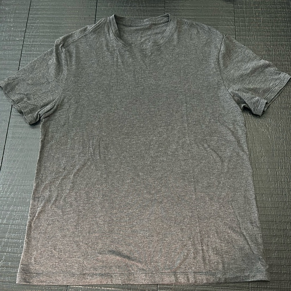 Men's Lululemon grey T-Shirt